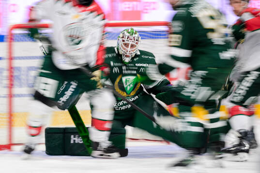 Färjestads målvakt Emil Larmi