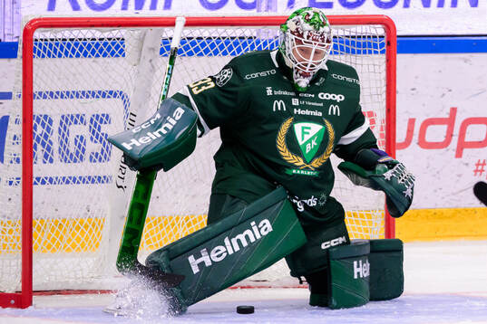 Färjestads målvakt Emil Larmi