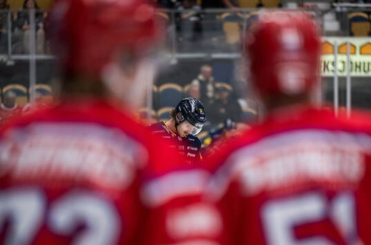 HV71s Riley Woods