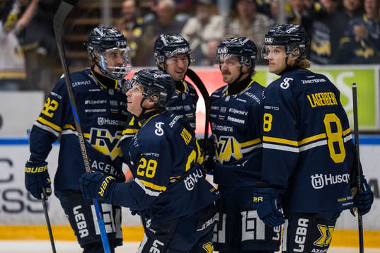HV71s Justin Glenn Kloos jublar
