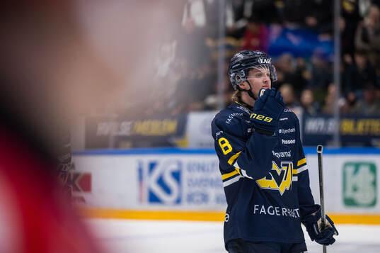 HV71s Lucas Lagerberg deppar