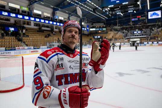Timrås Didrik Strömberg jublar
