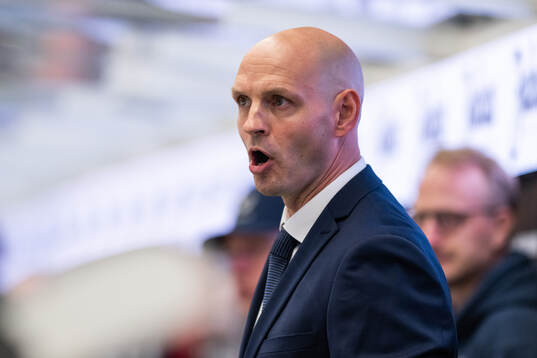 HV71s assisterande tränare Kris Beech