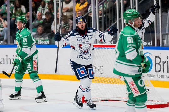 Linköpings Nicholas Shore jublar