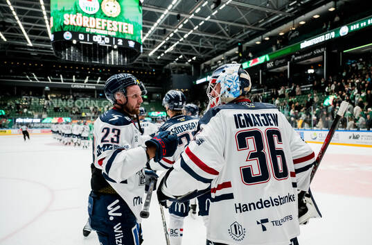 Linköpings Robin Kovacs och målvakt Waltteri Ignatjew