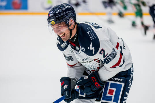 Linköpings Rasmus Rissanen har ont