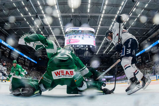 Linköpings Nicholas Shore gör 0-1 målet bakom Rögles