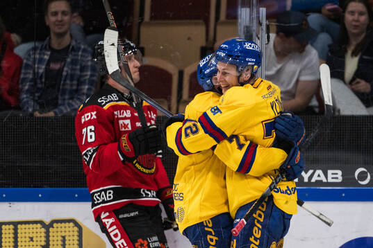 Djurgårdens Joseph Snively och Jesse Ylönen jublar