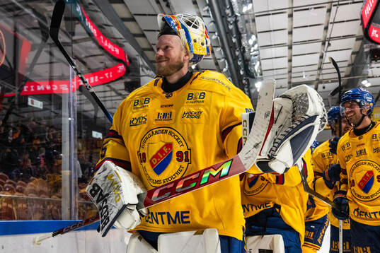 Djurgårdens målvakt Magnus Hellberg jublar