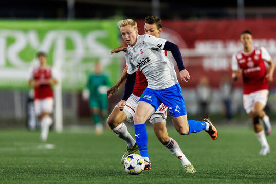 Helsingborgs Oscar Aga och Sandvikens IFs Daniel Söderberg