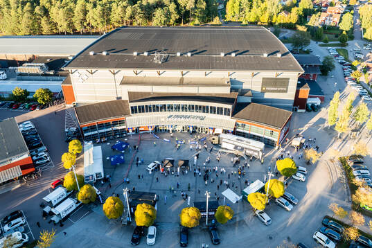 Arena torget framför Tegera Arena Impact Week innan