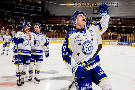 Leksands Dennis Altörn jublar