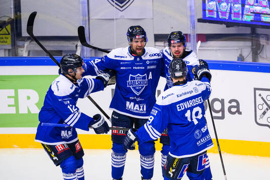 Karlskogas Henrik Björklund och Kalle Jellvert jublar