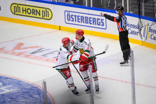 Moras Marcus Karlström och Karl Smedberg jublar