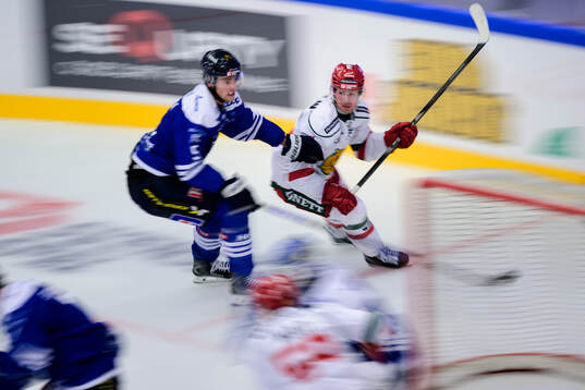 Karlskogas Jonatan Lundgren och Moras Connor MacEachern