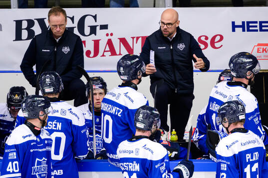 Karlskogas tränare Dennis Hall