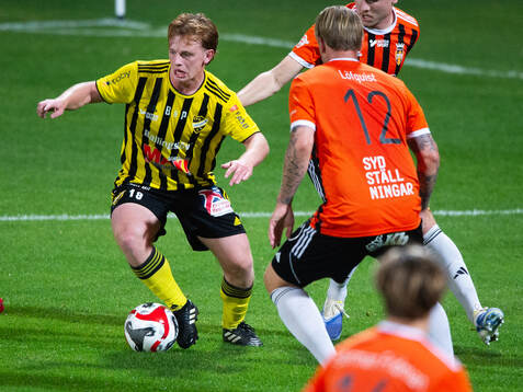 IFK Hässleholms Sam Hegdal i matchen i division 2 mellan