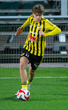 iFK Hässleholms Neo Jakobsson i matchen i division 2
