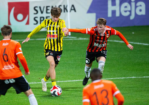 IFK Hässleholms Neo Jakobsson i matchen i division 2