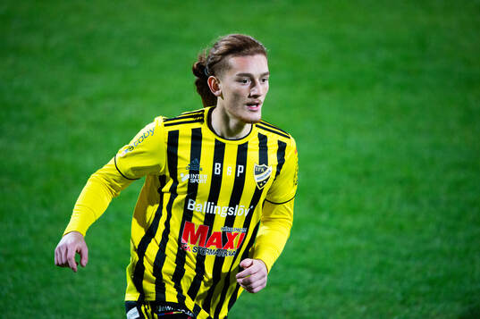 IFK Hässleholms Benjamin Alija i matchen i division 2