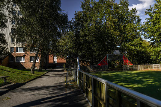 En konstgräsplan på området Gullviksborg
