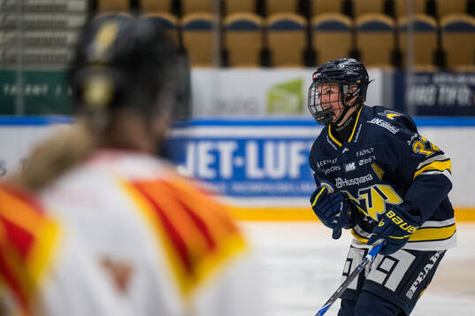 HV71s Teghan Inglis jublar