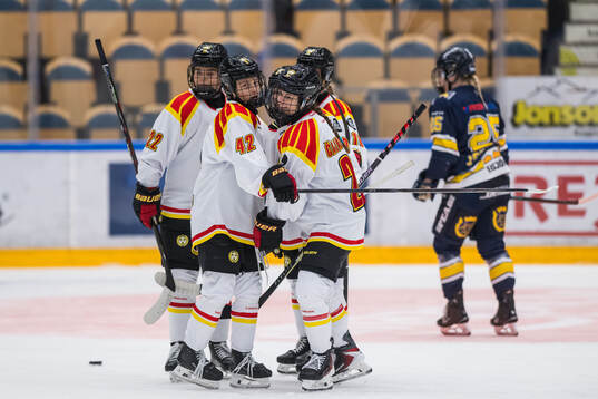 Brynäs Hanna Thuvik, Viivi Vainikka och Sara Cajanova