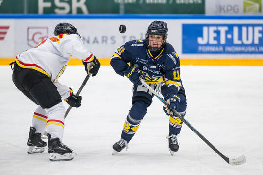 Brynäs Tilde Sundnäs Grillfors och HV71s Alva Solberg