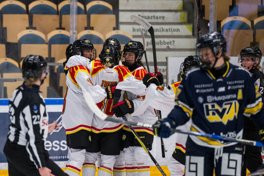 Brynäs Jenniina Nylund, Noora Tulus, Hanna Thuvik och Sara