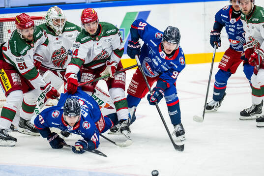 Modos Victor Berglund och Oskarshamns Melker Eriksson och