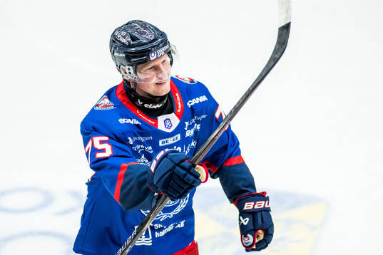 Oskarshamns Teemu Olavi Lepaus jublar
