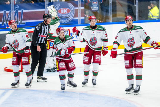 Modos Tyler Kelleher, Carl Mattsson, Alexander Swetlikoff
