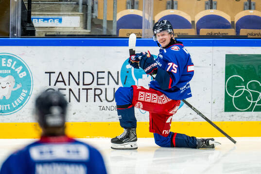 Oskarshamns Teemu Olavi Lepaus jublar