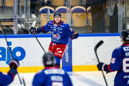 Oskarshamns Teemu Olavi Lepaus jublar