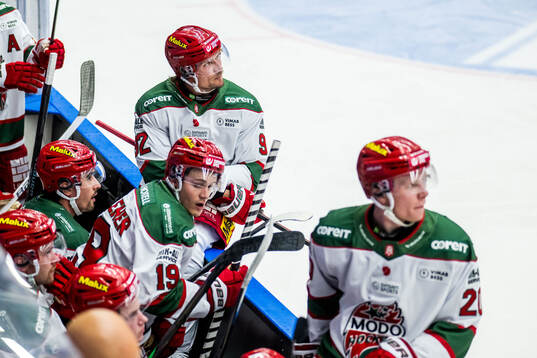 Modos Tyler Kelleher, Jesper Olofsson och Milton Gästrin
