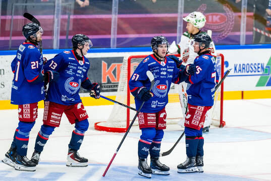 Oskarshamns Joni Ikonen jublar