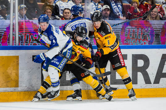 Leksands Tinus Luc Koblar mot Luleås Markus Nurmi och