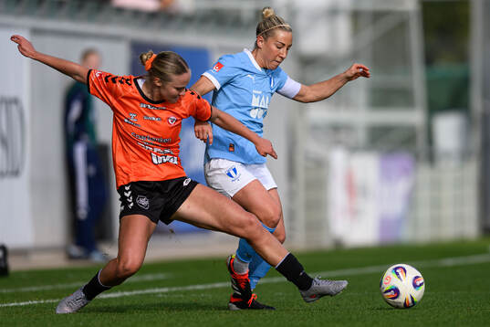 Kristianstads Mathilde Janzen och Malmö FFs Mia Persson