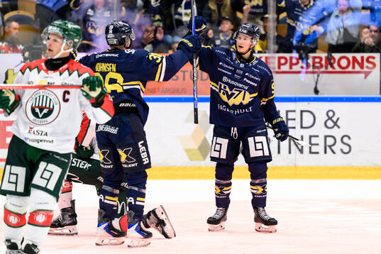 HV71s Aleksi Heponiemi jublar