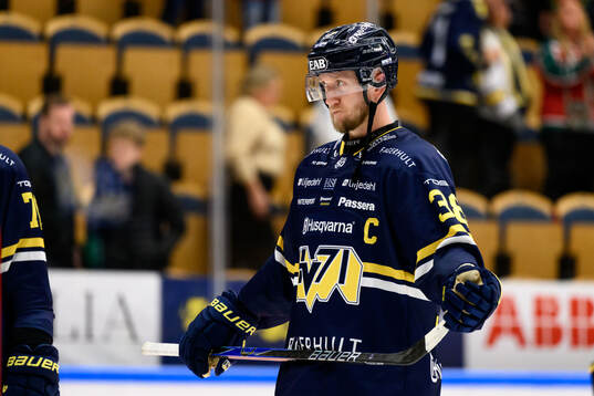HV71s Olle Alsing deppar