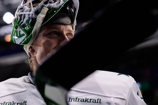 Färjestads målvakt Emil Larmi