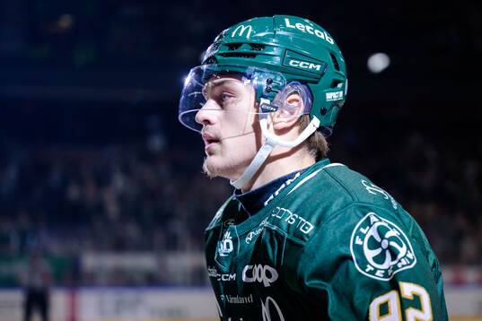Färjestads Lucas Forsell jublar