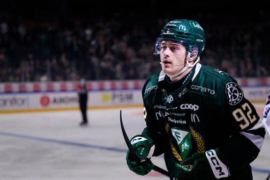 Färjestads Lucas Forsell jublar