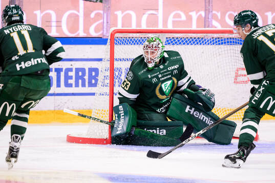 Färjestads målvakt Emil Larmi