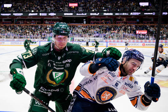Färjestads Adam Ollas Mattsson och Växjös Reid Gardiner