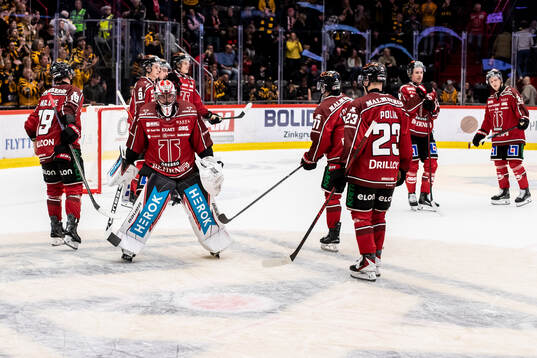 Örebros målvakt Jhonas Enroth deppar