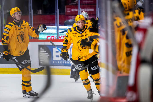 Skellefteås Viktor Grahn jublar