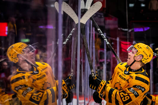 Skellefteås Mikkel Aagaard jublar