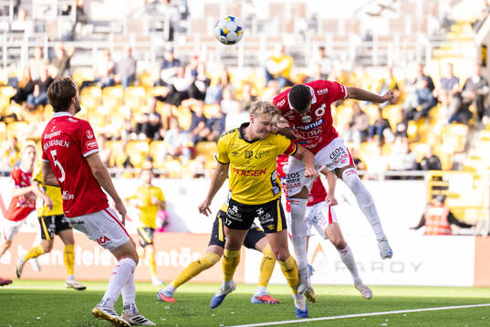 Elfsborgs Per Frick och Degerfors Leon Hien