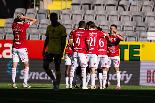 Degerfors spelare jublar
